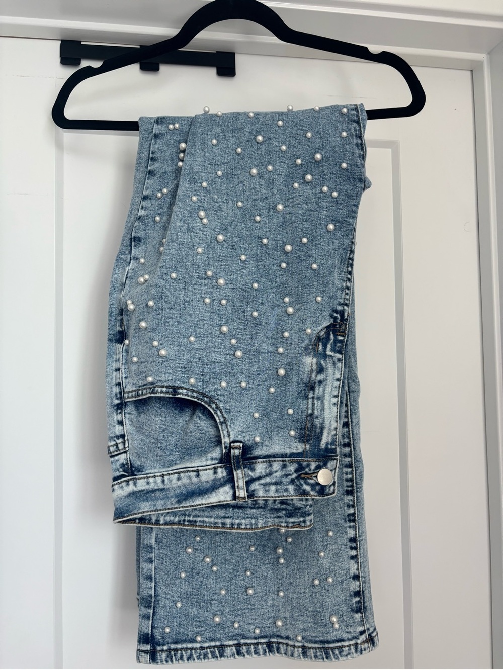 Pearl-Embellished Light Blue Women's Jeans